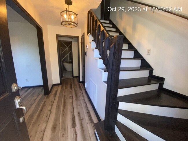 Building Photo - 5646 Blythewood Ln