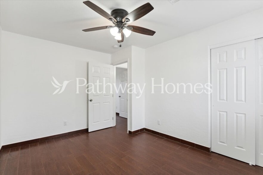 Building Photo - 774 S Ocotillo Dr