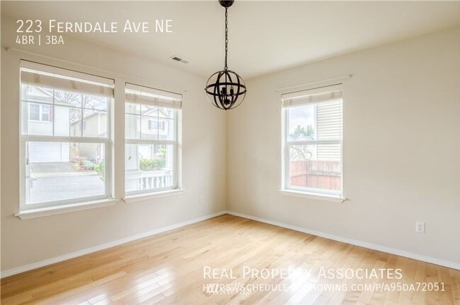 Building Photo - 223 Ferndale Ave NE