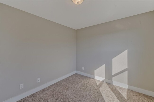 Building Photo - Beautiful House in East Nashville!
