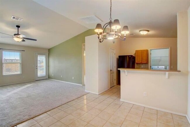 Building Photo - Amazing 3bed 2 Bath 2 Car Garage in Marble Leaf Addn Edmond OK