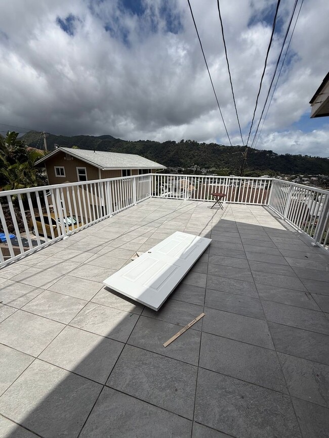 Building Photo - 2622 B Waolani Ave