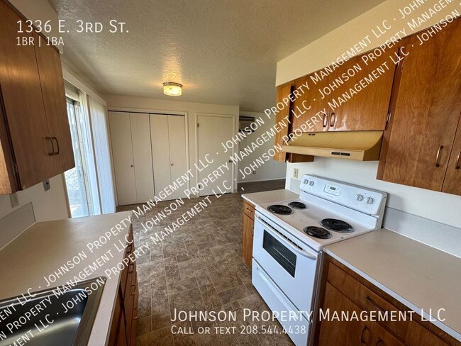 Building Photo - Central Meridian 1 bedroom duplex with lar...