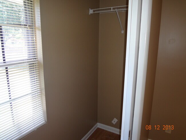 Building Photo - 152 Kendrick Ct