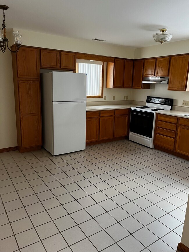 600 S Van Buren St 600 S Van Buren St Bay City MI 48708 Apartment