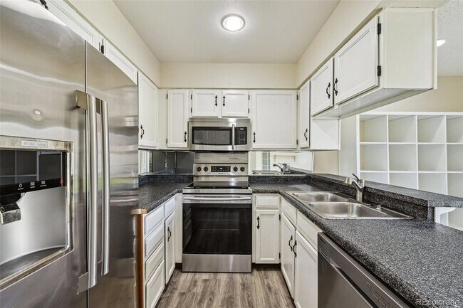Building Photo - 1732 S Blackhawk Way
