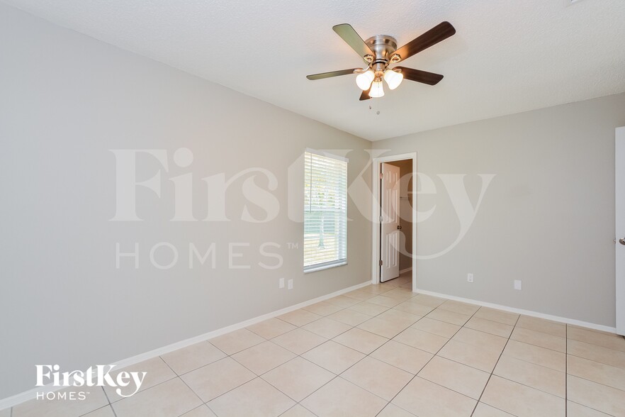 Building Photo - 2927 Arrendonda Dr