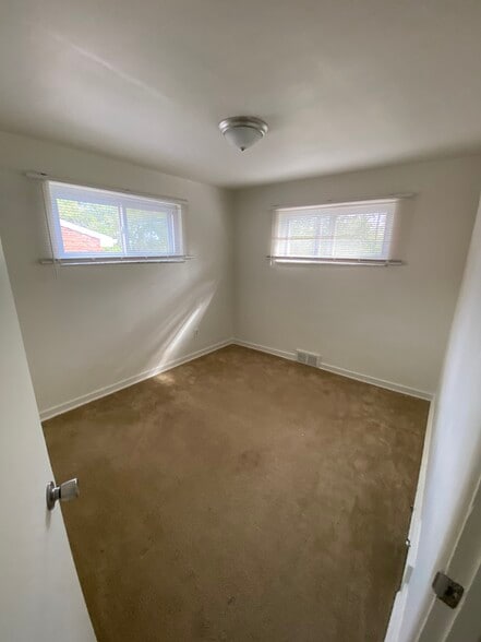 Building Photo - 733 Darlington St