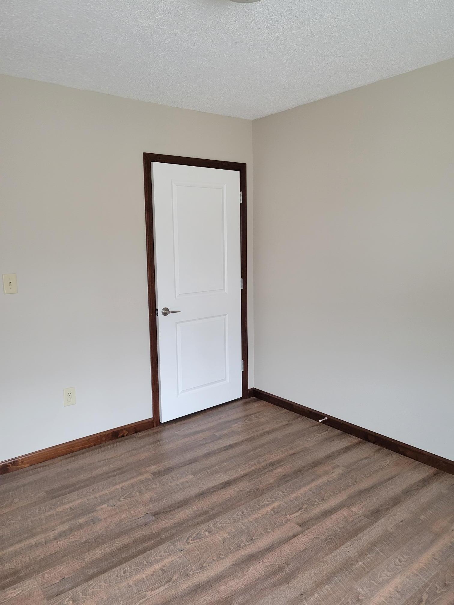 Building Photo - 5 Cherry Tree Ln