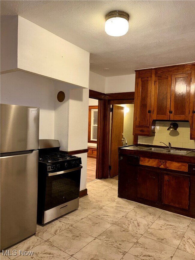 Building Photo - 7523 Osage Ave