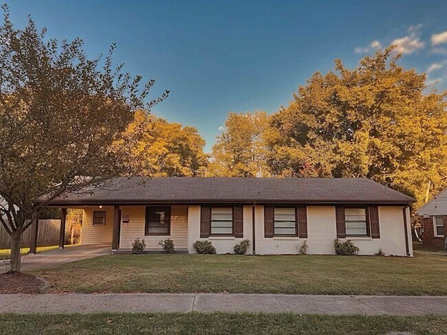 Primary Photo - 456 Sharon Dr