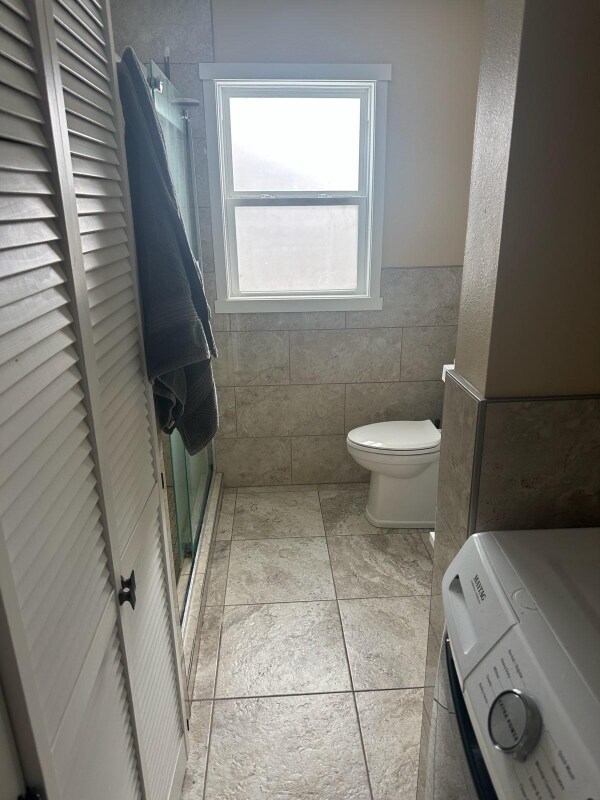 Building Photo - 28662 W Lake Dr