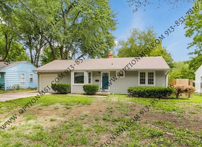 Building Photo - Available NOW in Raytown