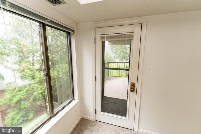 Building Photo - 227 Canal Park Dr