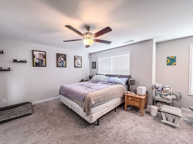 Building Photo - Stunning 4 Bed Home with Fenced Backyard