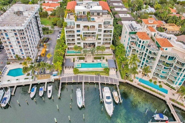 Building Photo - 3535 Hiawatha Ave