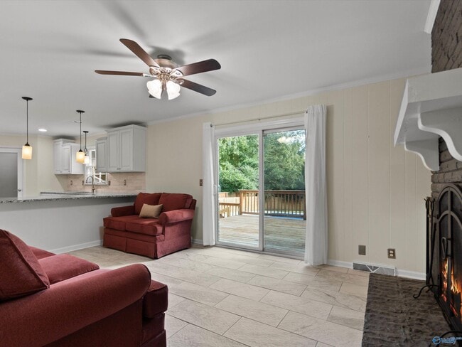 Building Photo - 826 Eldorado Ave SE