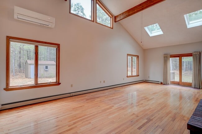 Building Photo - 57 Fawn Dr