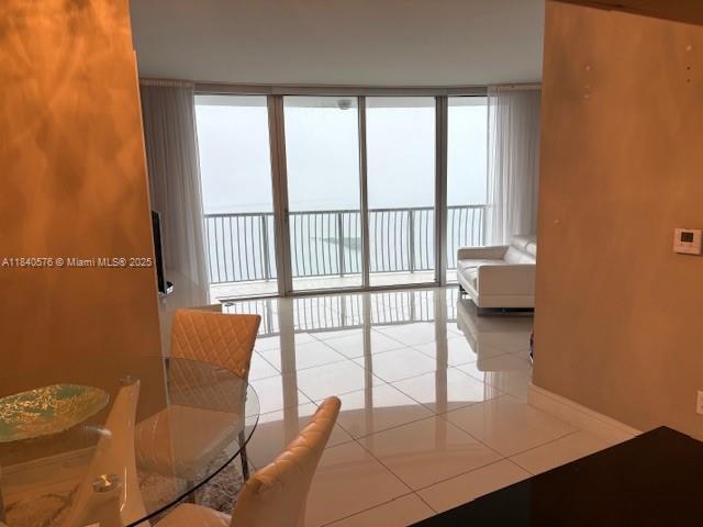 Building Photo - 1750 N Bayshore Dr