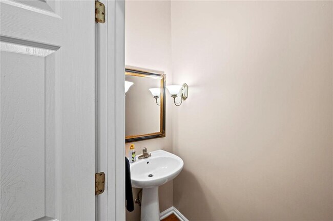 Building Photo - 2239 Snug Harbor NE