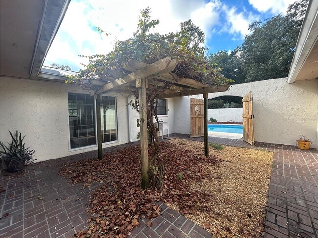 Building Photo - 3322 NW 39th Ter