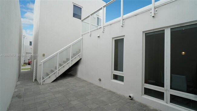 Building Photo - 6421 NW 104th Path