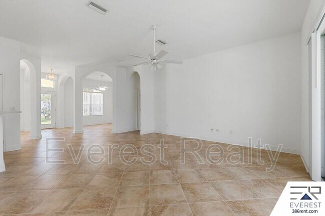 Building Photo - 13 Sleigh Bell Pl