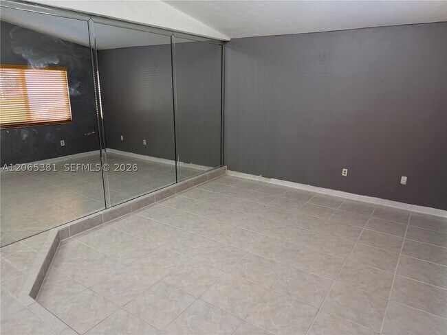 Building Photo - 3613 SW 112th Pl