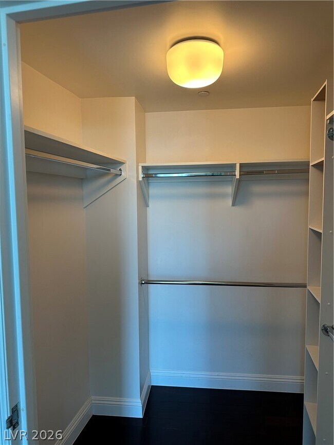 Building Photo - 222 E Karen Ave