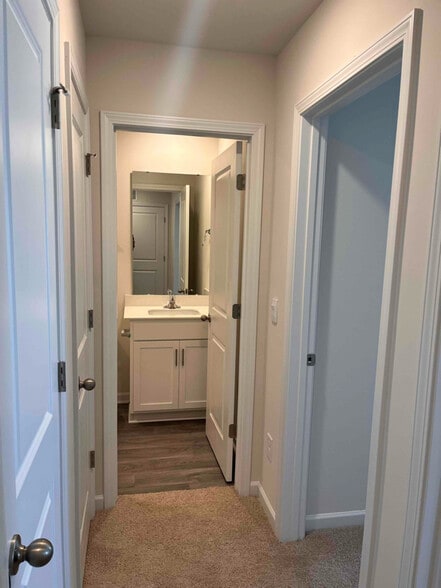 Building Photo - 1911 Frost Dr