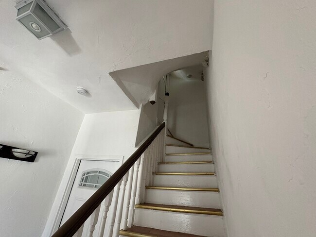 Building Photo - 2532 Massachusetts Ave