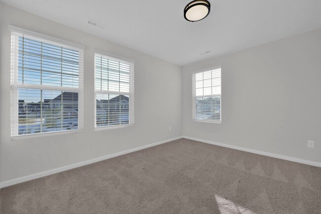 Building Photo - High End-New Build 5 Bed Home Plain City