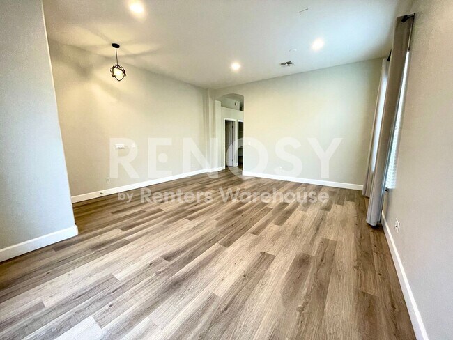 Building Photo - 637 W Citrus Way