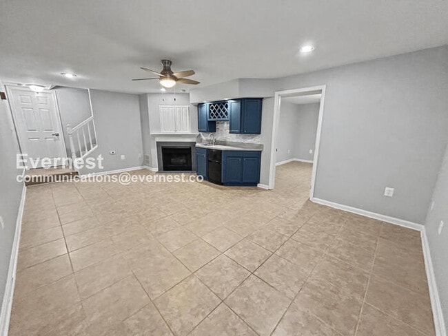 Building Photo - 10401 Bristol Ct