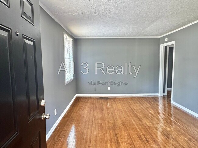 Building Photo - 208 Bradley Dr