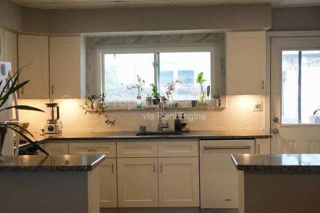 Building Photo - 928 Hoffman St