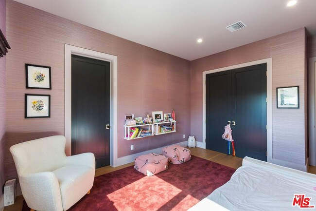 Building Photo - 5084 Valjean Ave