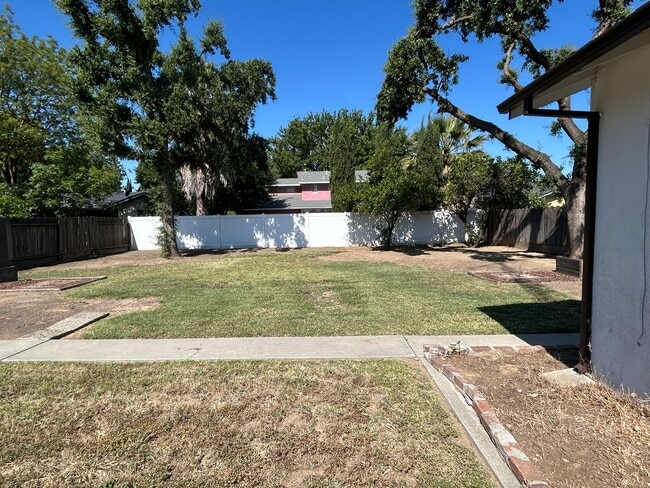 Building Photo - 135 West Ave
