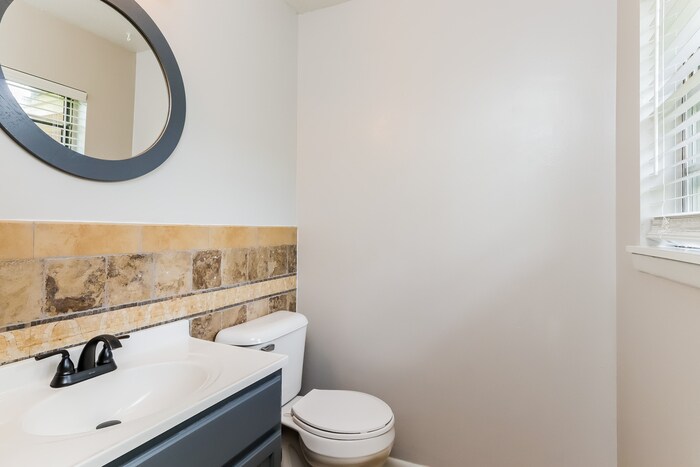 Building Photo - 1523 Whitlock Dr