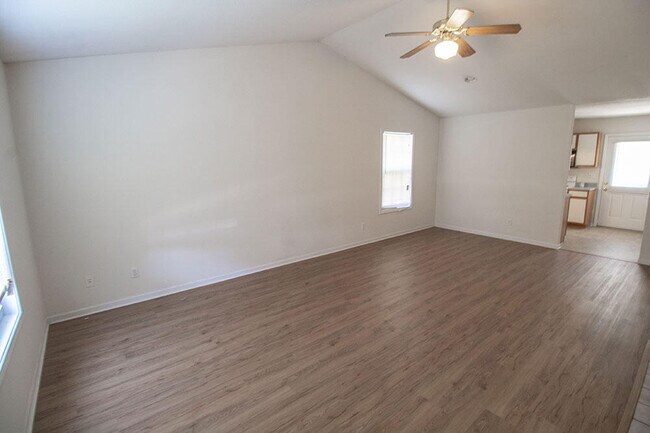 Building Photo - 5200 Tessa Way