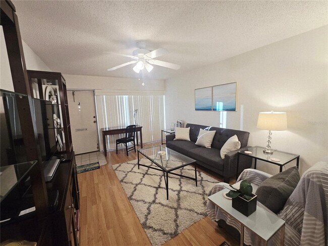 Building Photo - 4345 Tahitian Gardens Cir