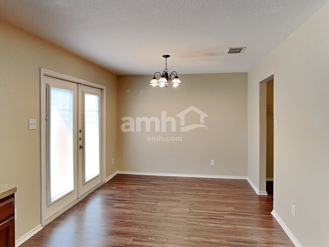 Building Photo - 148 Hinge Chase