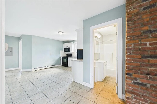 Building Photo - 136 Almy St