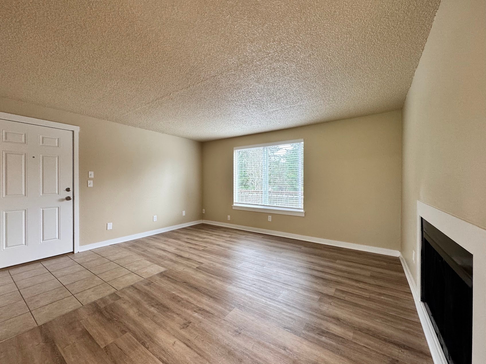 Building Photo - 5026 S 58th St