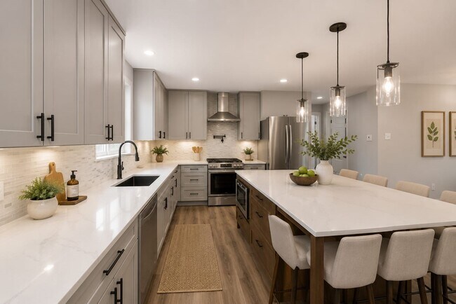 Building Photo - 1218 Des Jardines St