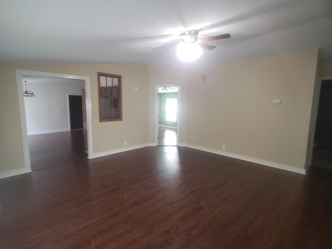 Building Photo - 2989 Enon Springs Rd W