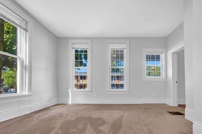 Building Photo - 310 N Dunn St
