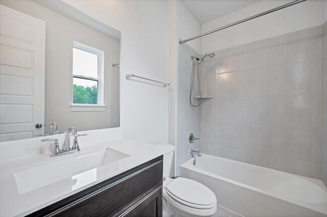 Building Photo - 135 Independence Dr