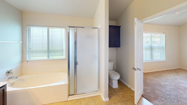 Building Photo - Wonderful 3 Bedroom, 2 Bath Home in Highly Desirable Splawn Ranch Subdivision