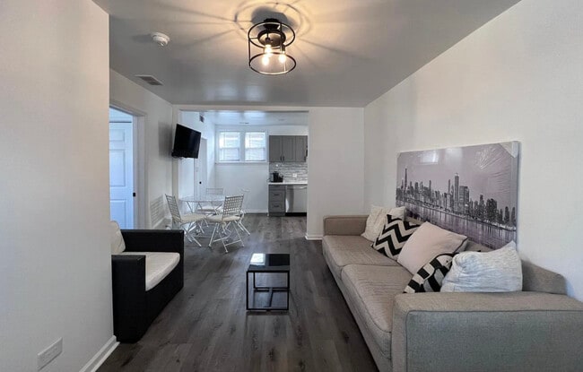 Building Photo - 4358 N Oak Park Ave